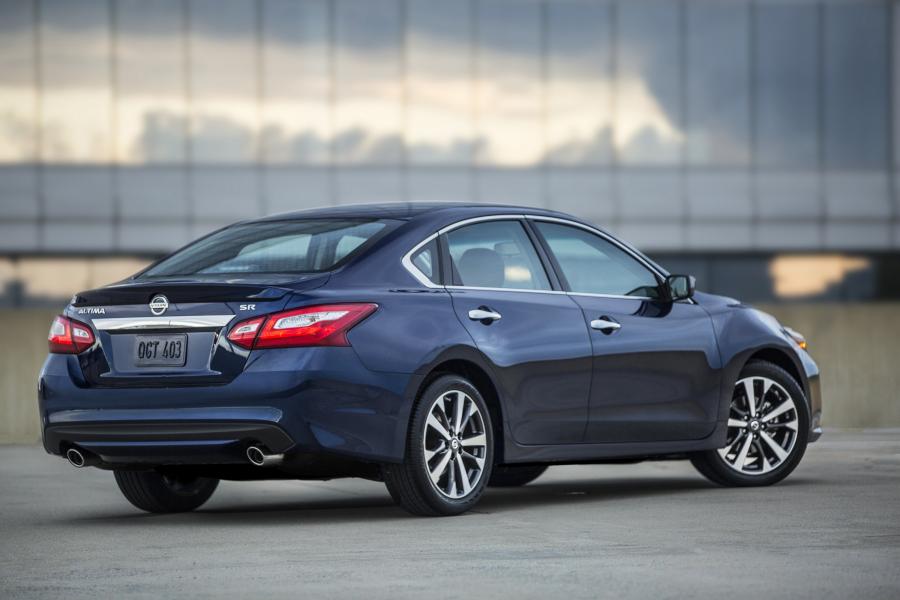  Nissan Altima SR 2016 года  (фото 8 из 13)